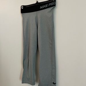 Nike pro mid length athletic legging